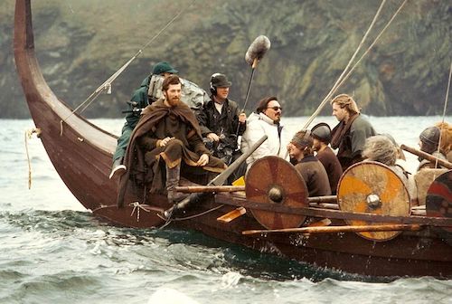 viking-ship-rowing